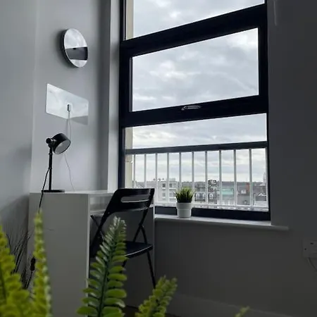 Deluxe Apartment In Central Northampton - Heart Of Market Square Exterior photo